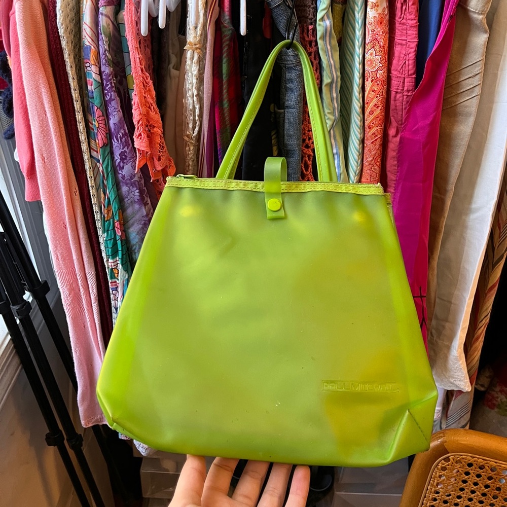 Lime green clear Paul Mitchell hand bag 💚